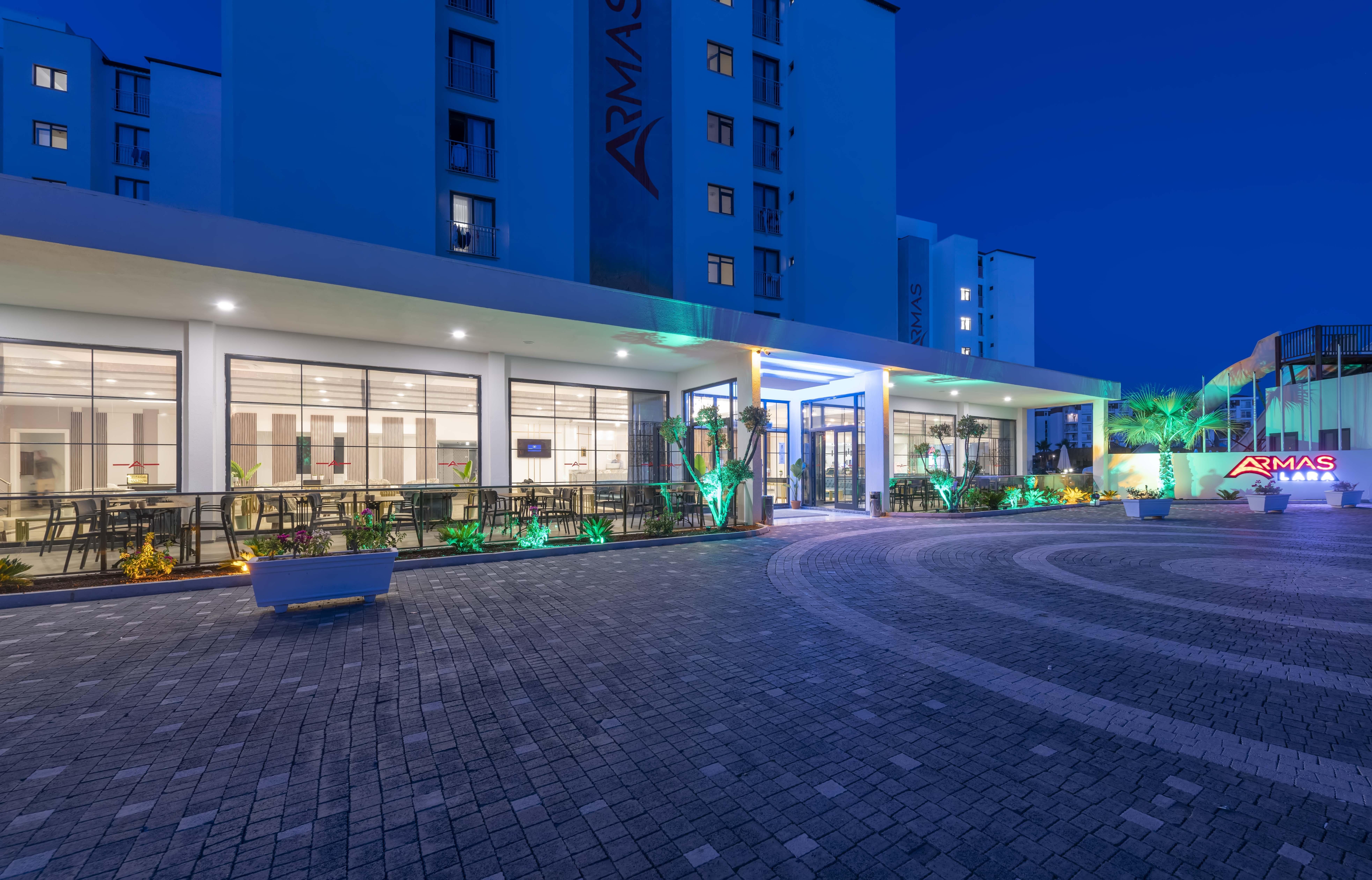 Hotel Royal Towers Lara Antalya Exterior foto